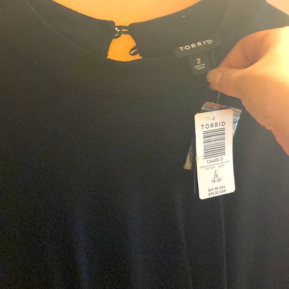 New with tags, never worn, smoke free, 2x, little black dress, Cinched waist - Picture 2 of 4